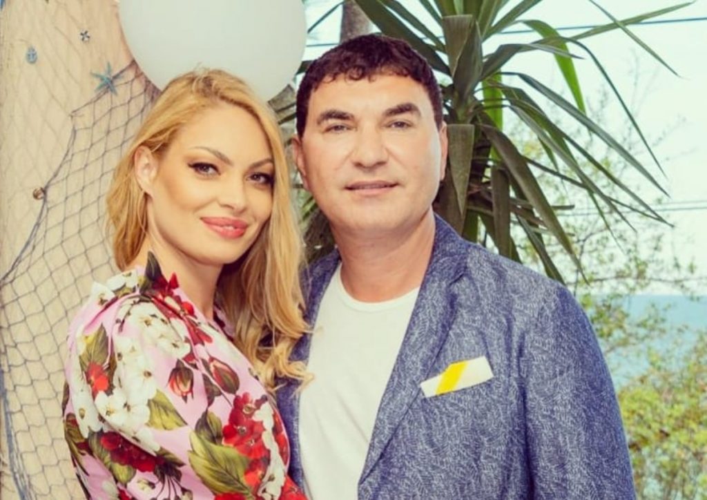 Cristi Borcea şi Valentina Pelinel au fost naşi în weekend. Au rămas însă şocaţi când au văzut mireasa