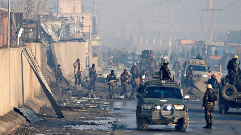 Un nou atac la Kabul. Cinci rachete, trase spre aeroport. O familie cu șase copii, ucisă cu o dronă