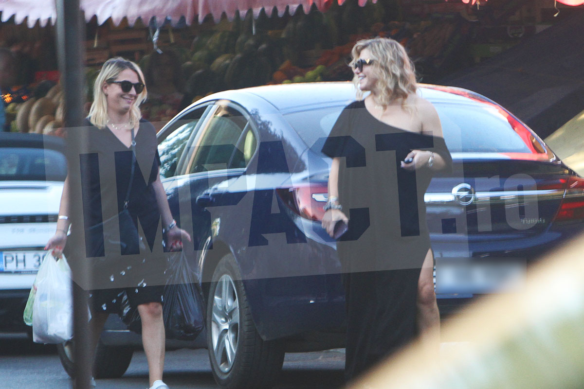 Loredana Groza a iesit la piata, dar si-a uitat o piesa din lenjeria intima acasa. Imagini de infarct, cum a aparut printre tarabe. FOTO EXCLUSIV