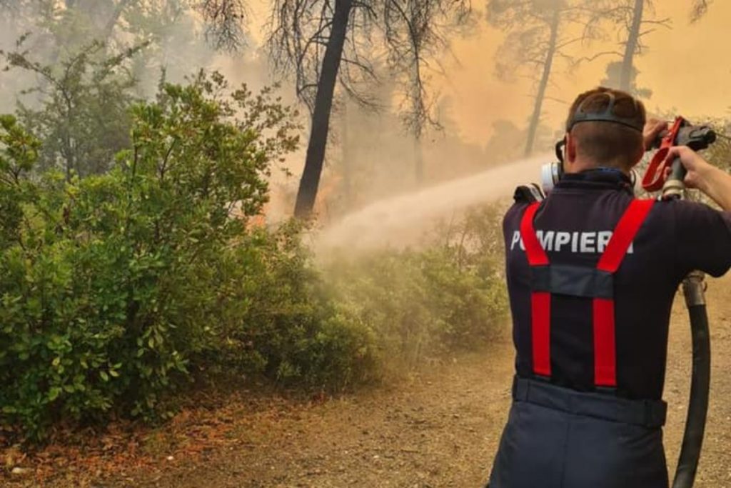 Gestul pe care l-au făcut pompierii români pentru un medic grec. ”Altfel îmi lua foc satul”