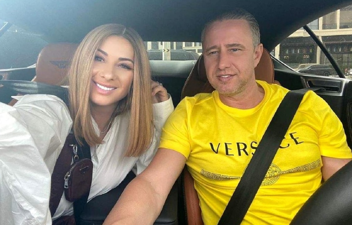 Anamaria Prodan si Laurentiu Reghecampf nu mai locuiesc impreuna. Antrenorul a plecat numai cu hainele de pe el