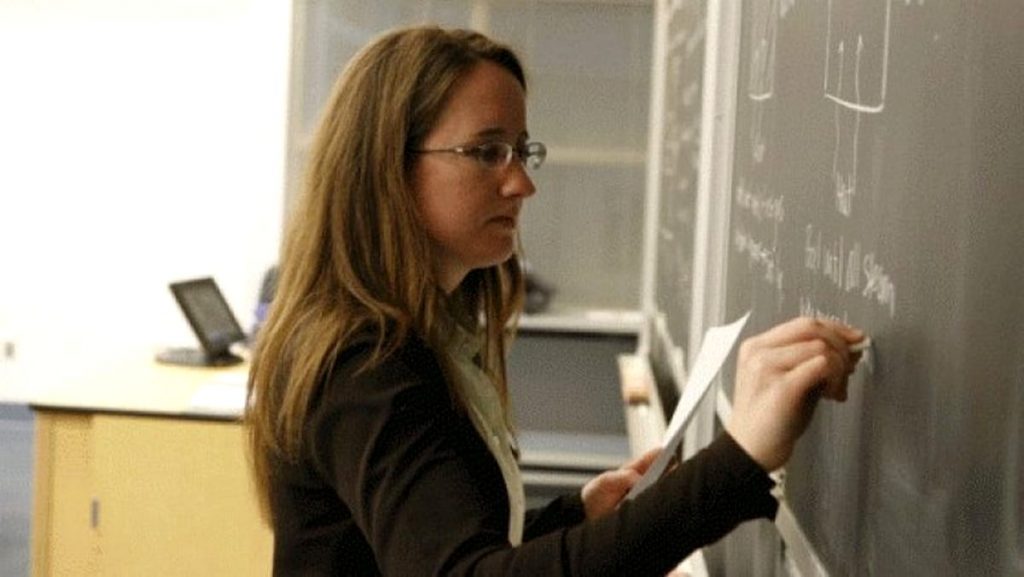 Profesorii asteapta de anul trecut marirea salariului