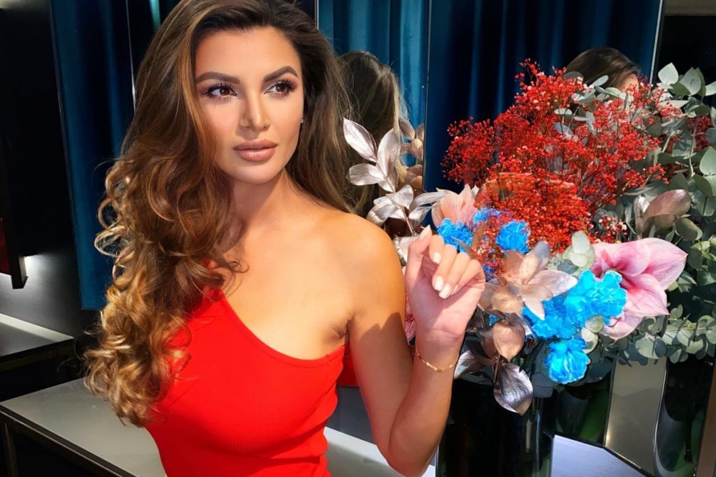 Cât costă parfumurile vândute de Ramona Gabor în Dubai. Sora Monicăi face bani frumoşi cu noua afacere