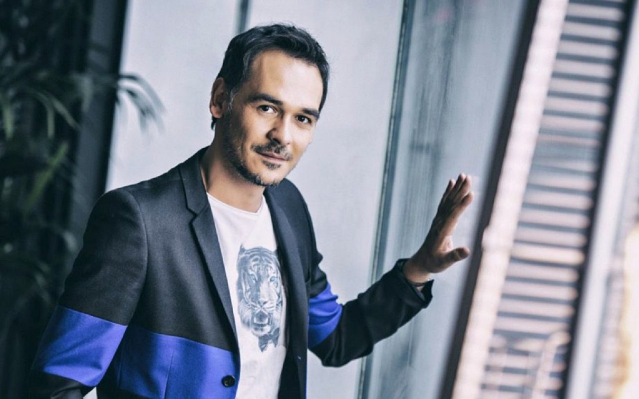 Razvan Simion de la Neatza, imagine cu iubita din vacanta. Poza a facut senzatie pe internet