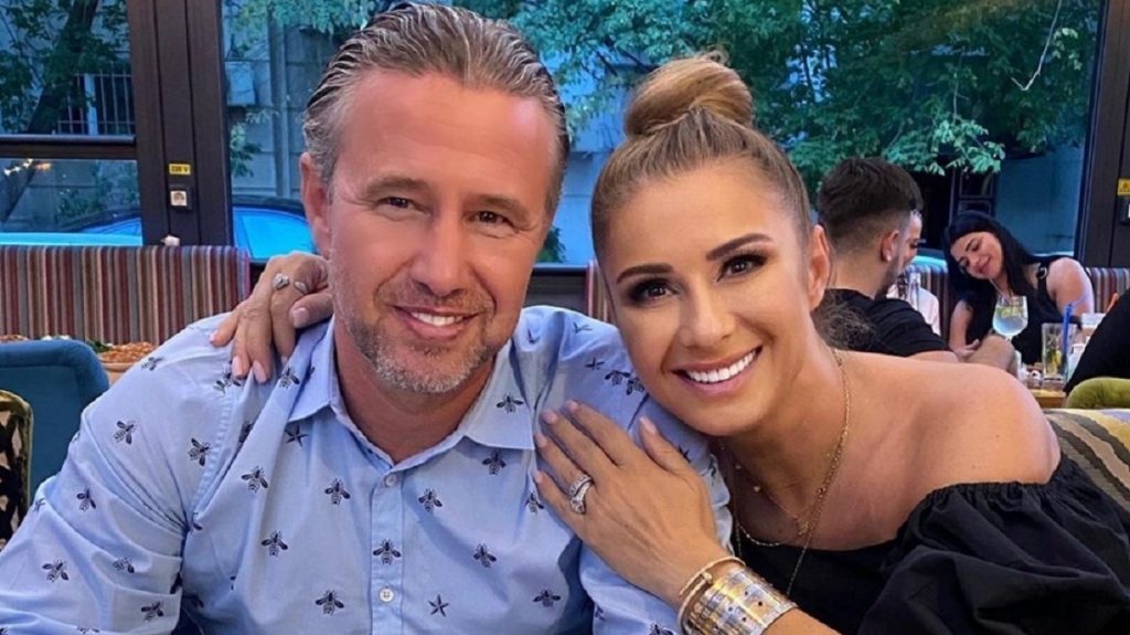 Anamaria Prodan şi Laurenţiu Reghecampf nu mai locuiesc împreună. Antrenorul a plecat numai cu hainele de pe el