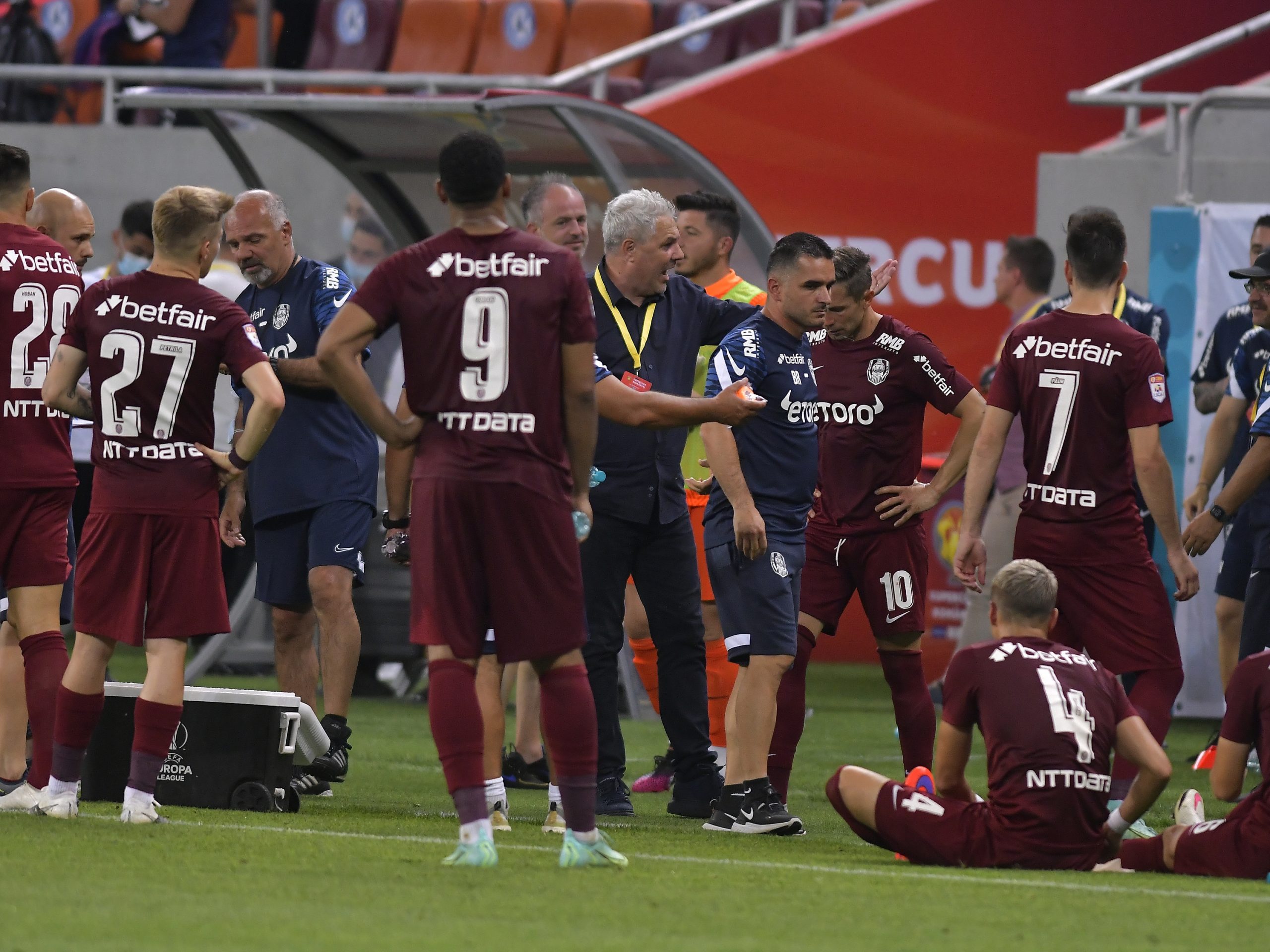 Problema lui Marius Șumudica inainte de meciul cu Steaua Rosie Belgrad pentru grupele Europa League. ”Am crezut ca am ajuns la Dubai”