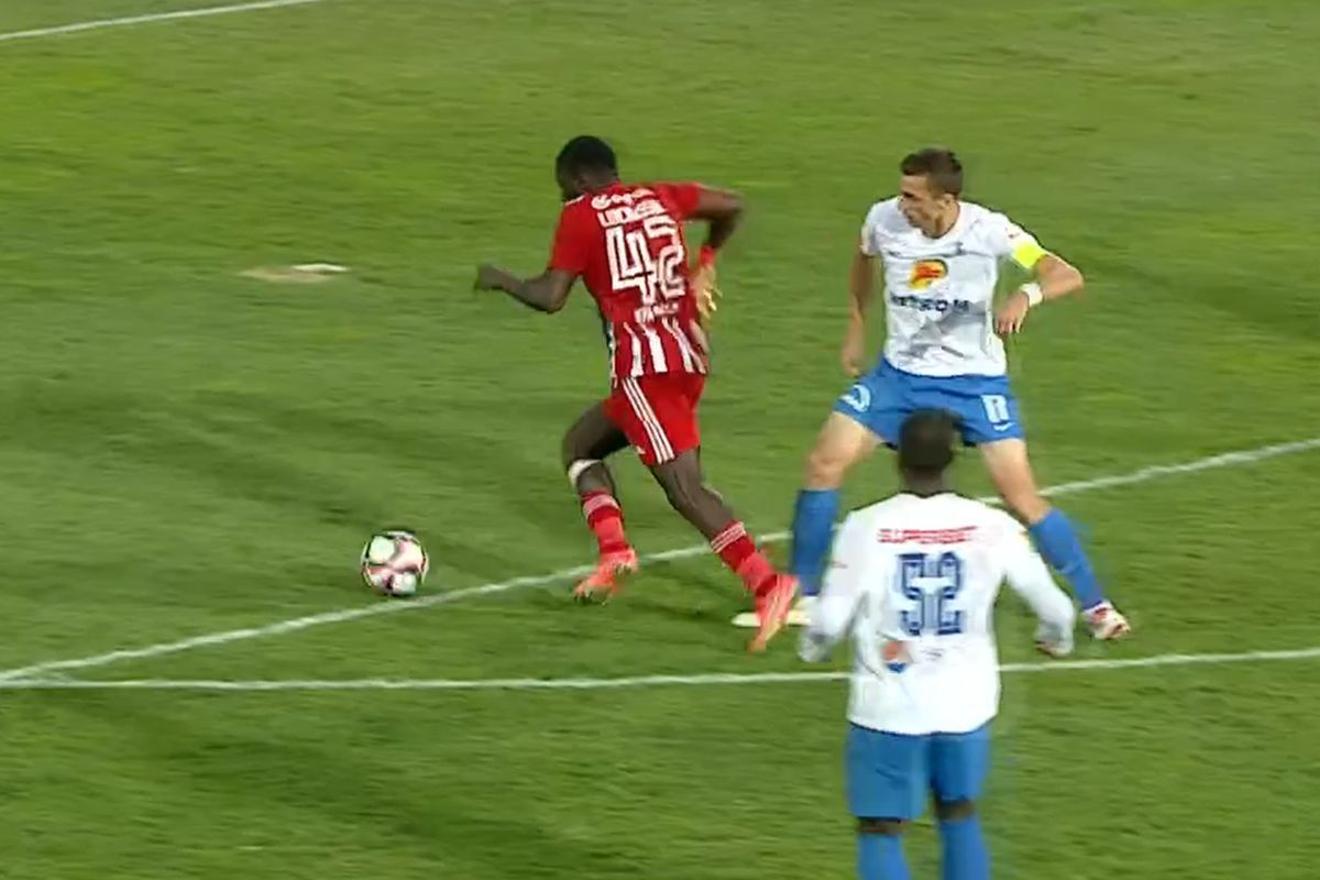 Gica Hagi, reactie extrem de dura la adresa arbitrilor, dupa ce Farul a fost eliminata din Cupa in urma unui penalty inventat. ”E incredibil! Pentru mine e deja prea mult!”