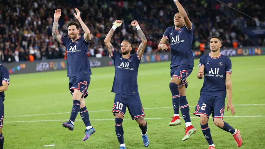 Neymar, Messi și Mbappe, ar putea să nu mai joace în nocturnă. Francezii vor să facă economie de energie și se pregătesc să interzică evenimentele programate la ore târzii