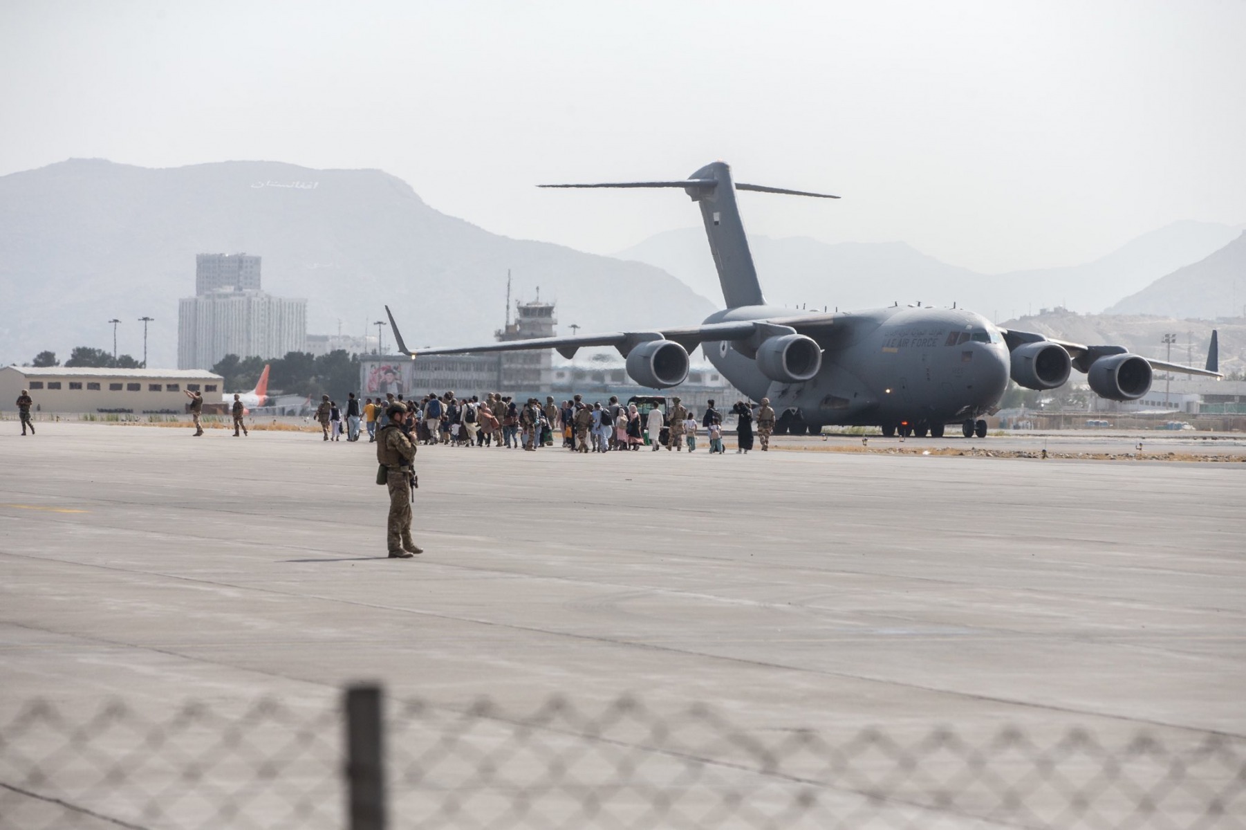 Alti 80 de cetateni afgani au fost evacuati din Afganistan si urmeaza sa ajunga in Romania
