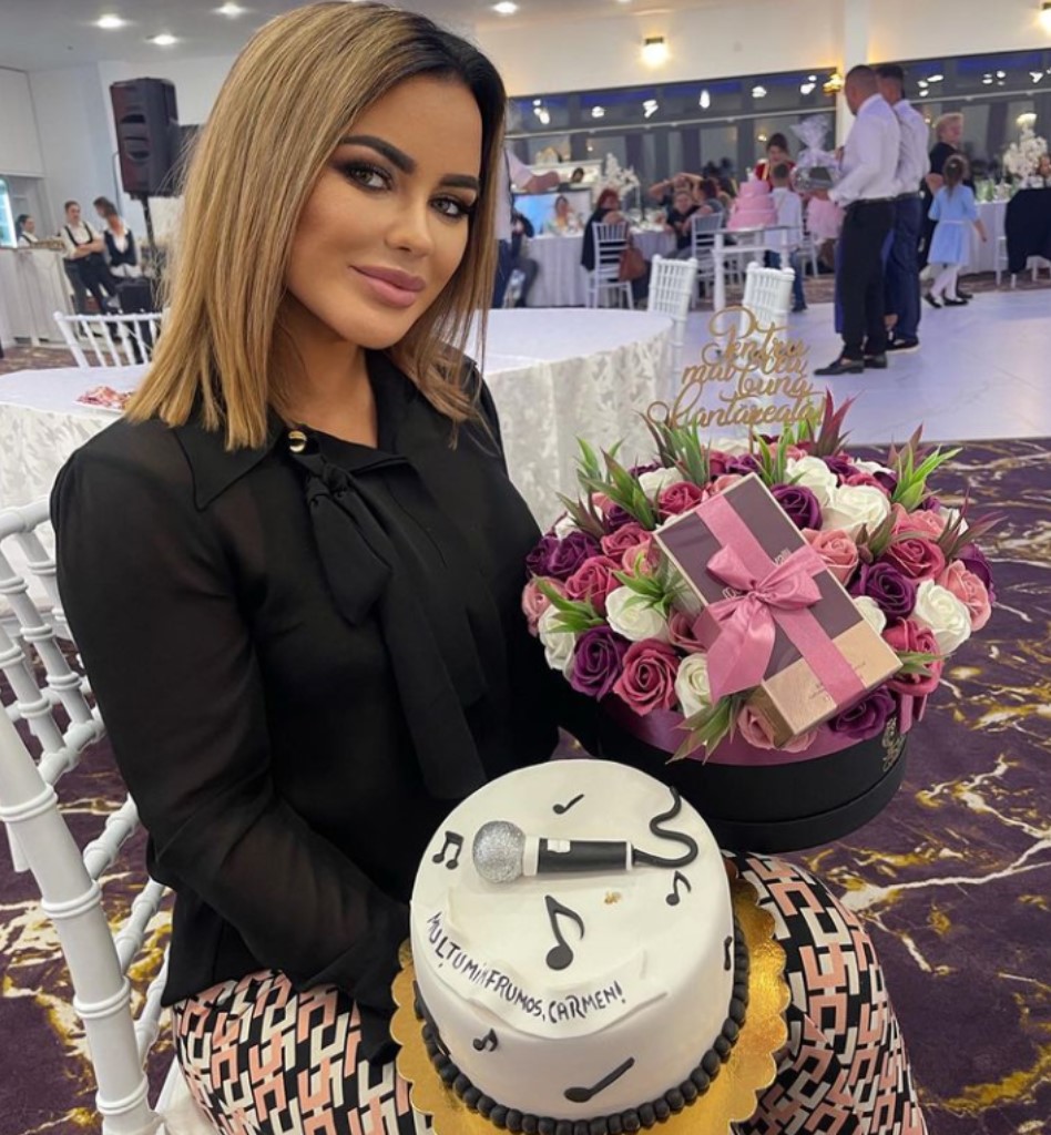 Carmen de la Sălciua, fără cuvinte după ce comentariul lăsat de un fan i-a reamintit de fostul soț
