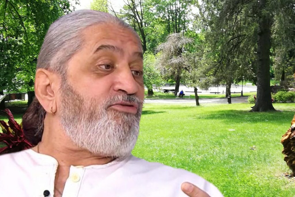 Ce face Jean Paler, în fiecare dimineață, în parcul din Sinaia. Turiștii aplaudă gestul artistului. EXCLUSIV