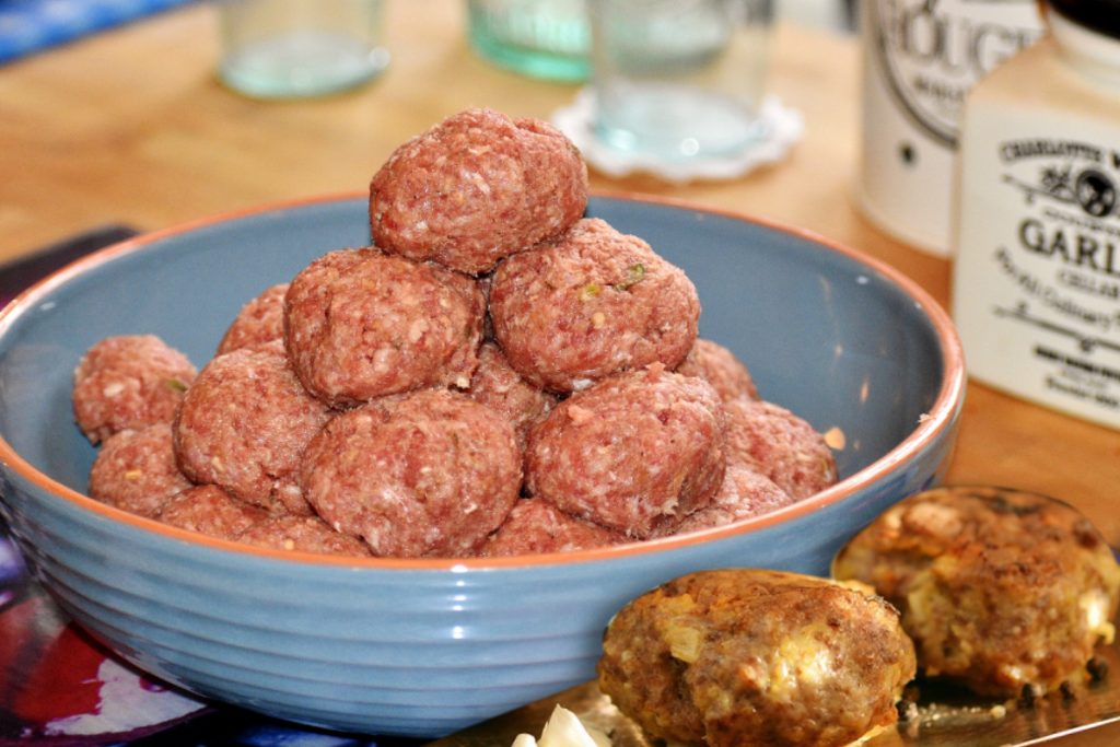 Chiftele pufoase ca la restaurant. Ingredientul folosit de bucătarii celebri