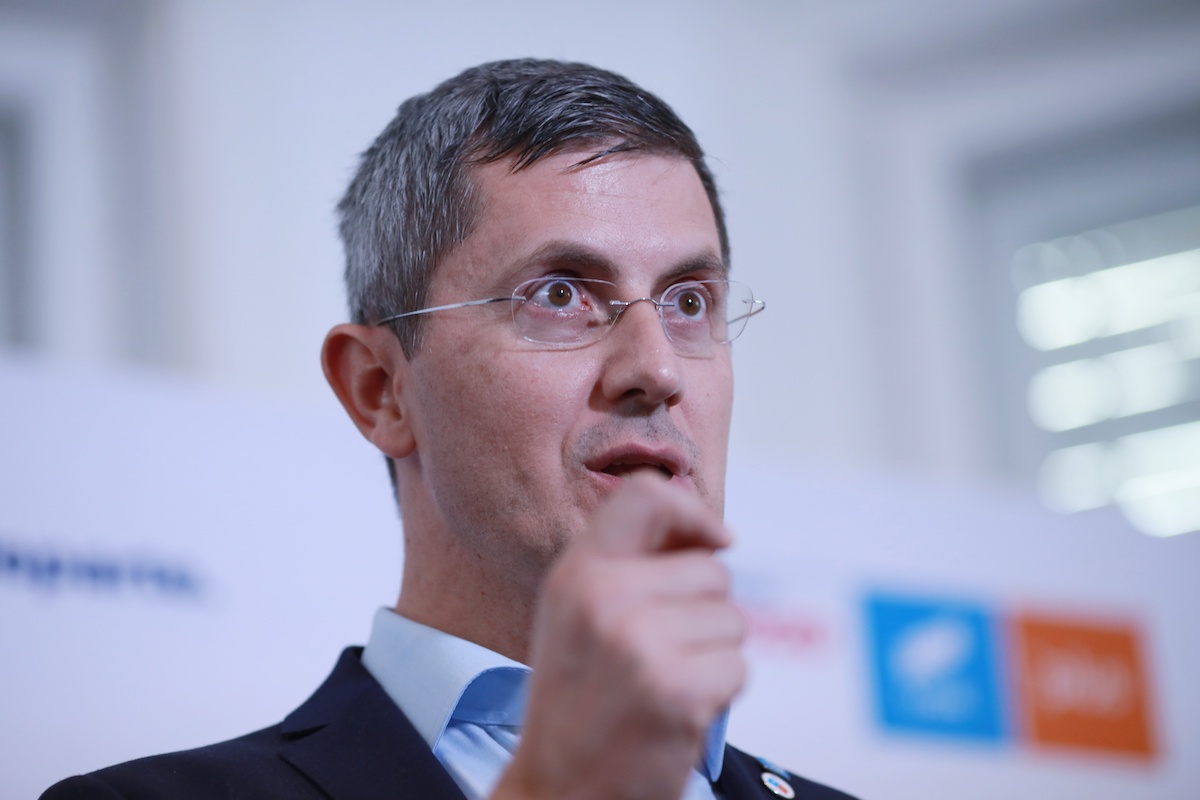 Co-președintele USR-PLUS Dan Barna ameninta cu demisia, daca nu trece motiunea de cenzura