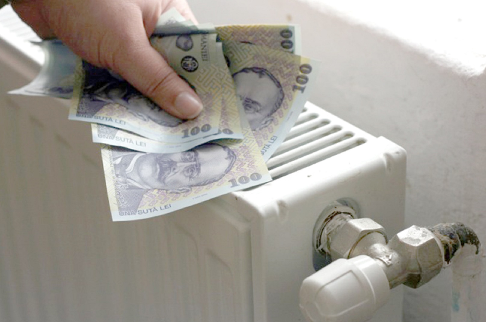 Cum va fi afectat bugetul unei familii de romani de scumpirea energiei