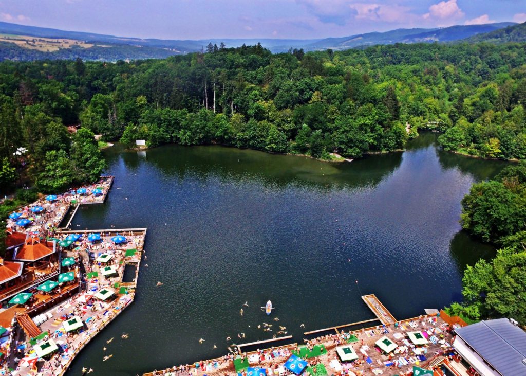 De ce este Lacul Ursu din Sovata unic în România. E numit şi „Marea Moartă a Transilvaniei”
