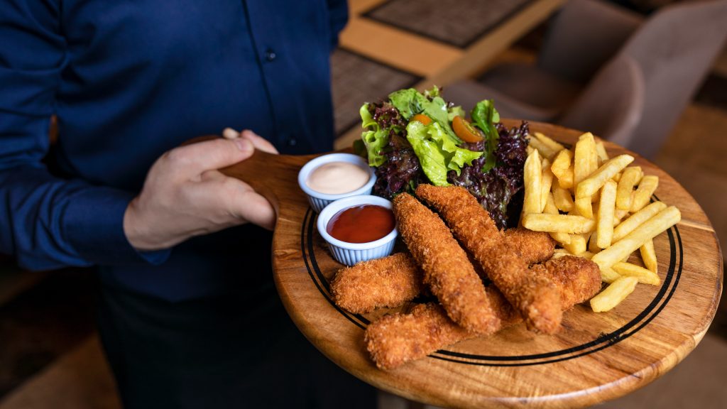De ce să nu comanzi niciodată meniul zilei la restaurant. Secretul ştiut de prea puţini români