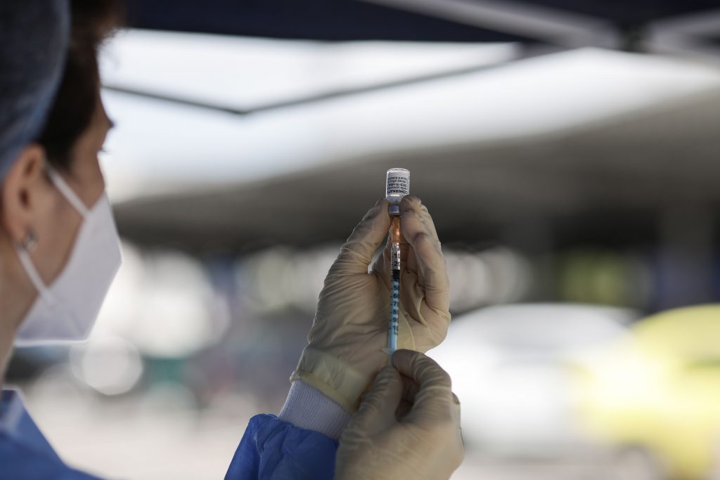 Loteria vaccinării începe la 1 octombrie. Câţi bani se pun la bătaie pentru români