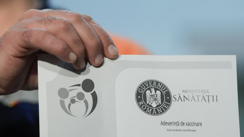 Medic de familie din Dambovita, cercetat pentru emiterea unor adeverinte de vaccinare false