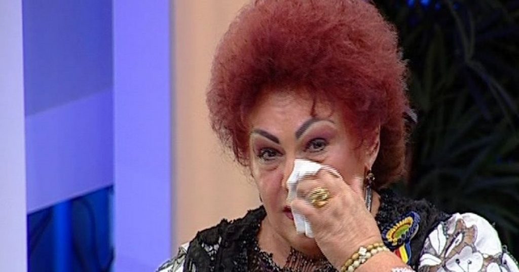 Prima reacție a Elenei Merișoreanu, internată în spital cu covid. ”Sunt pe tratament și perfuzii”. (Exclusiv)