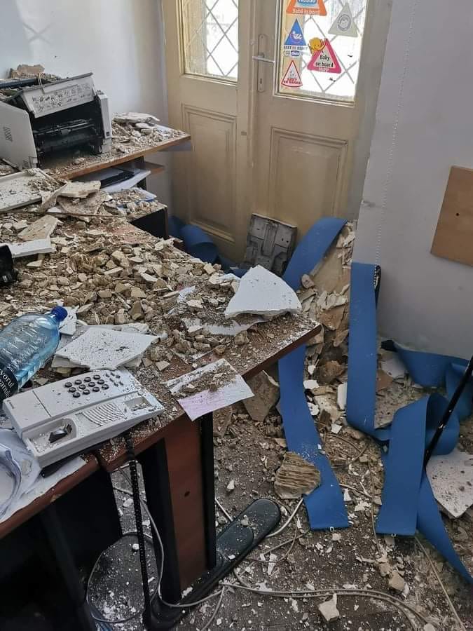 Tavanul Sectiei 3 de Politie din Bucuresti s-a prabusit