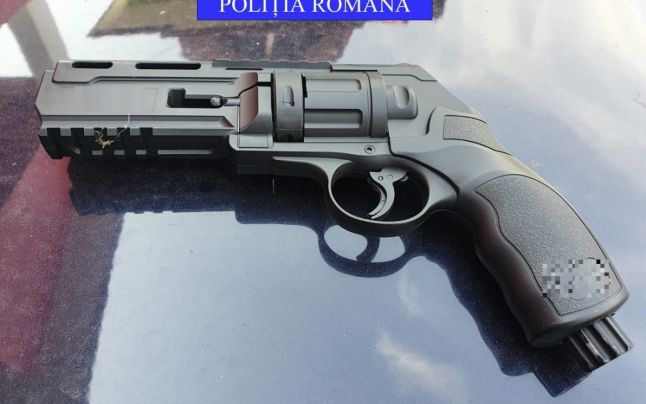 Un barbat de 32 de ani din Olt a impuscat trei persoane