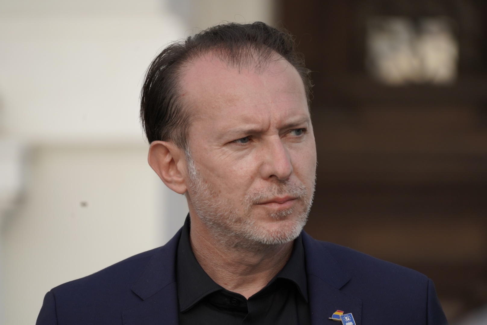 Vlad Voiculescu a fost acuzat si el ca a cumparat vaccinuri in plus