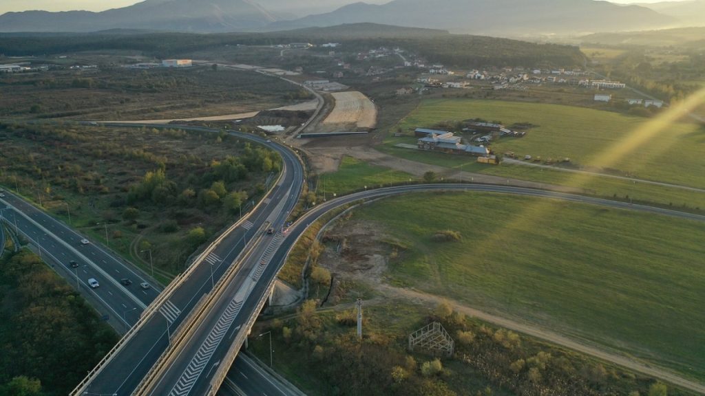 Care este firma care va construi cel mai greu tronson al autostrăzii Sibiu-Pitești. Decizia fusese contestată în instanță