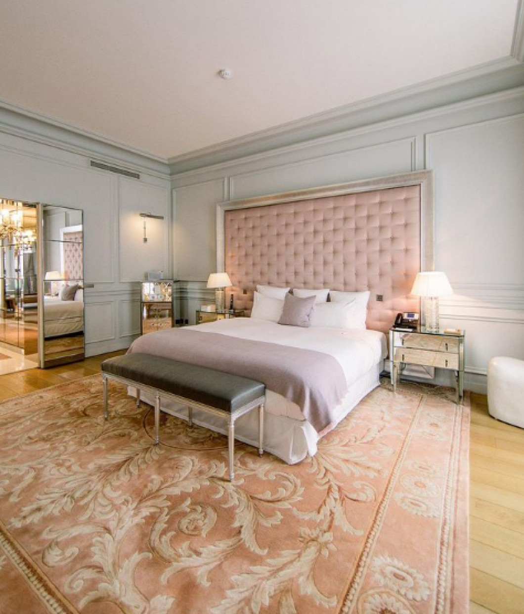 Hotelul Royal Monceau, reședința familiei Messi duipă ce jucătorul s-a transferat la PSG