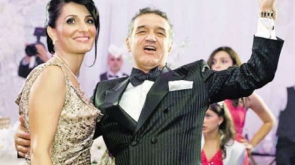 Alături de cine a fost surprinsă soţia lui Gigi Becali în oraş. Imagini unice cu Luminiţa Becali
