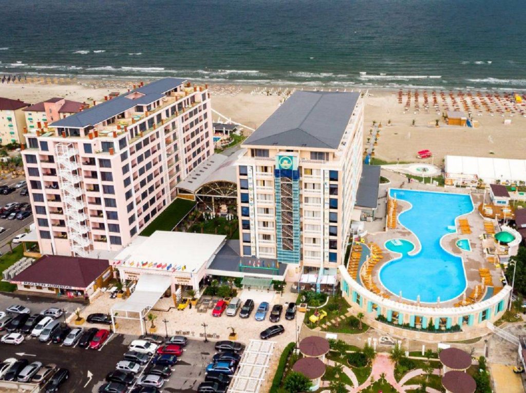 Incendiul puternic la hotelul Phoenicia Luxury din stațiunea Mamaia a fost lichidat. Nu sunt victime-UPDATE