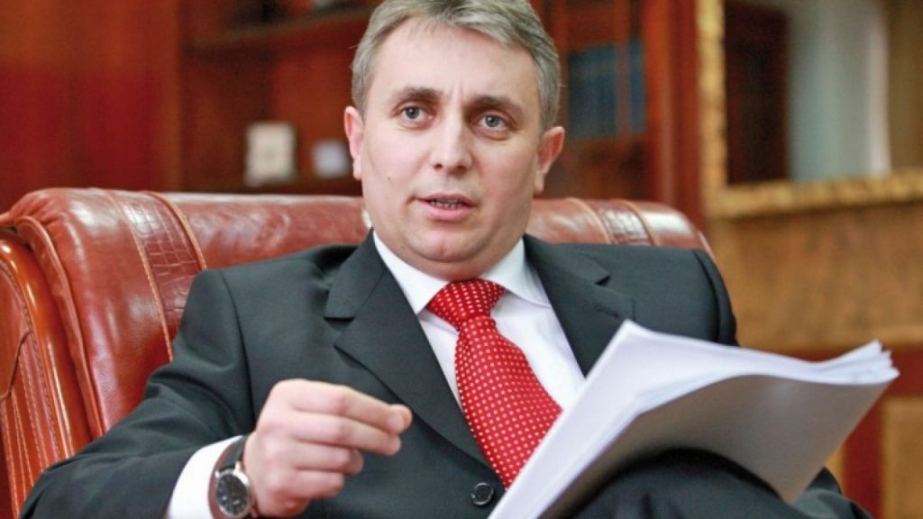 Reacția ministrului Bode după concluzia Comisiei de Etică în cazul tezei sale de doctorat. „Politicienii dactilografi din USR s-au făcut de râs”