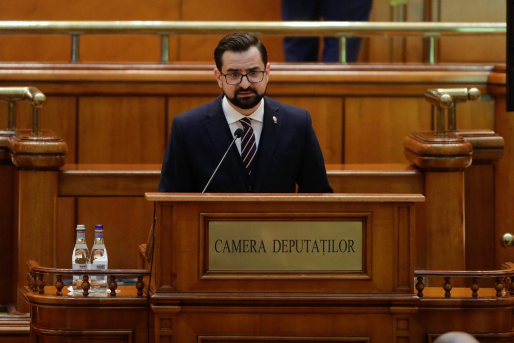 Adrian Chesnoiu, trimis în judecată. Fostul ministru al Agriculturii este implicat într-un dosar în care este acuzat de abuz în serviciu