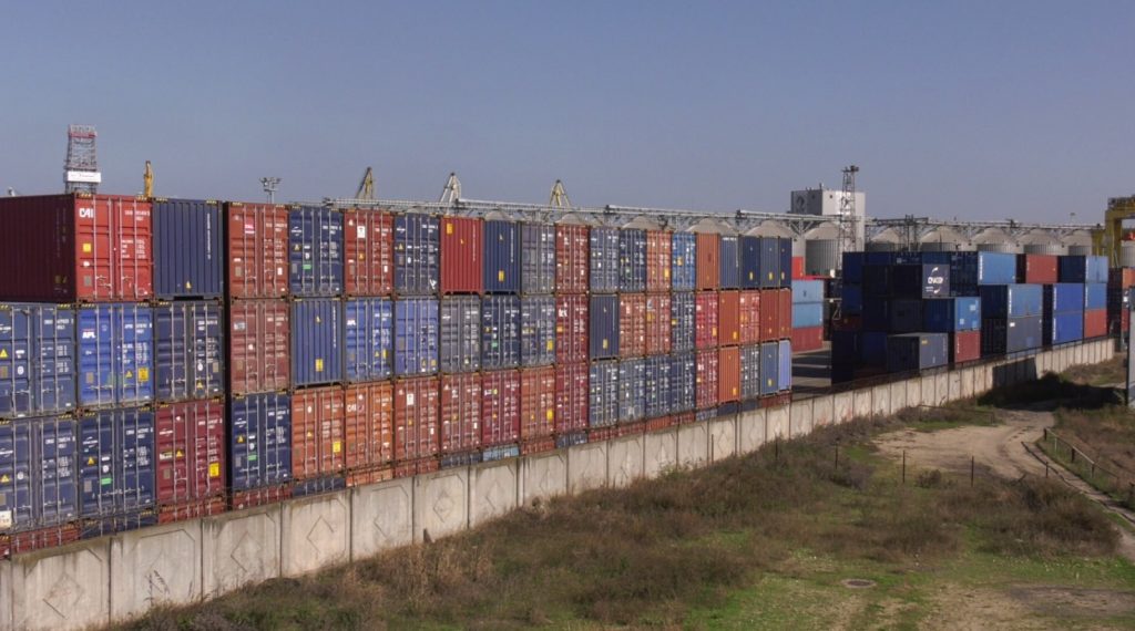„Criza containerelor”, o problemă tot mai gravă. Costurile de transport naval au explodat iar cadourile de sărbători sunt puse sub semnul întrebării, datorită lipsei de șoferi