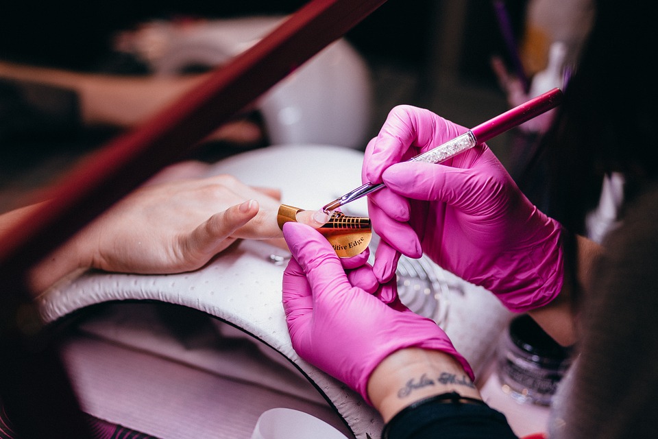 Cum arată manichiura de 250 de euro făcută de o româncă în Spania. Modelul care transformă orice pedichiură simplă într-una de lux