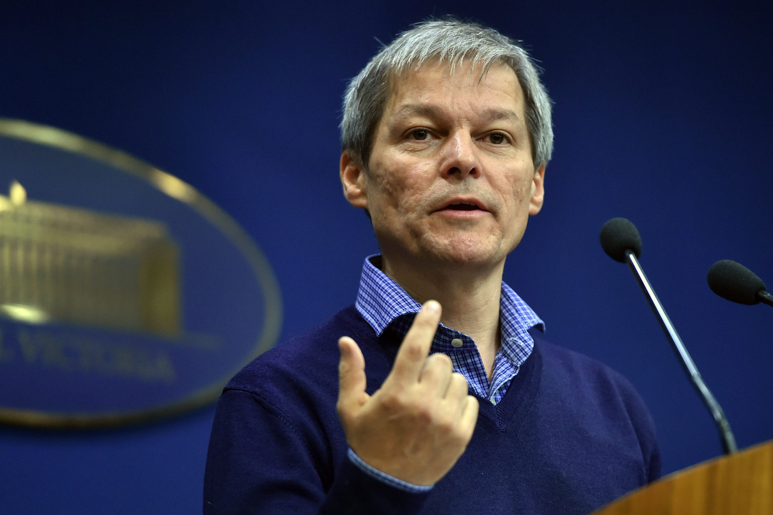 Dacian Ciolos indeamna la responsabilitate