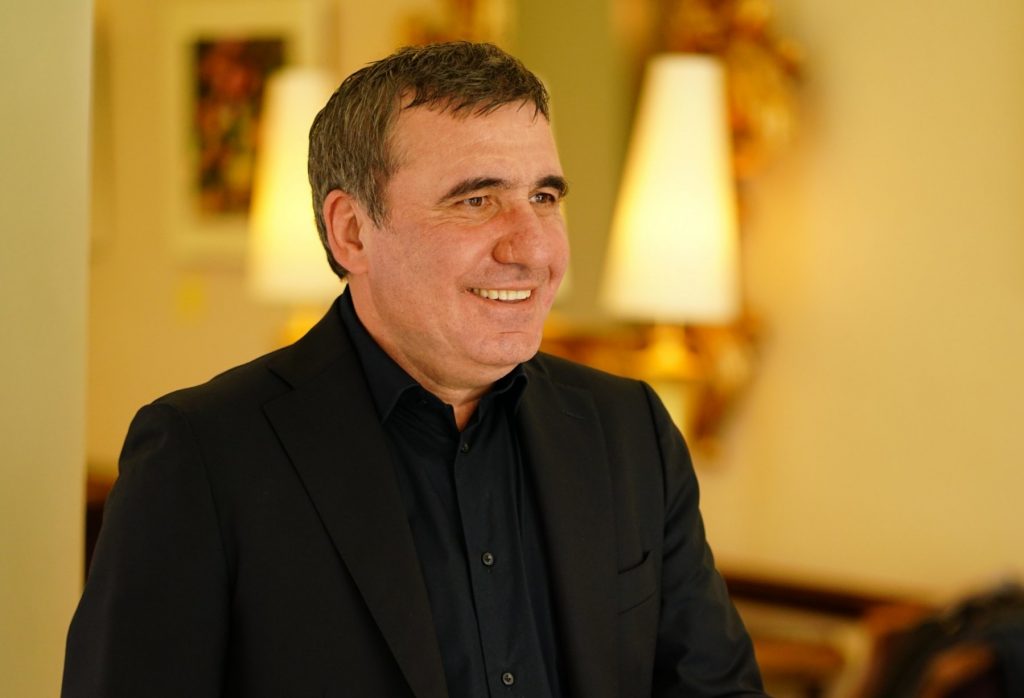 Gheorghe Hagi, gest fabulos pentru un fotbalist ajuns celebru. L-a văzut singur pe teren și i-a cumpărat un apartament de 25.000 de euro