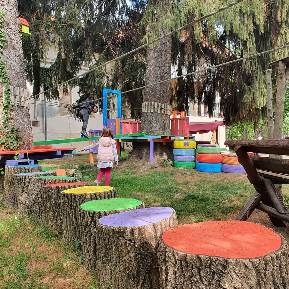 Loc de joaca si ore de echitatie pentru copiii cu dizabilitati din Dambovita