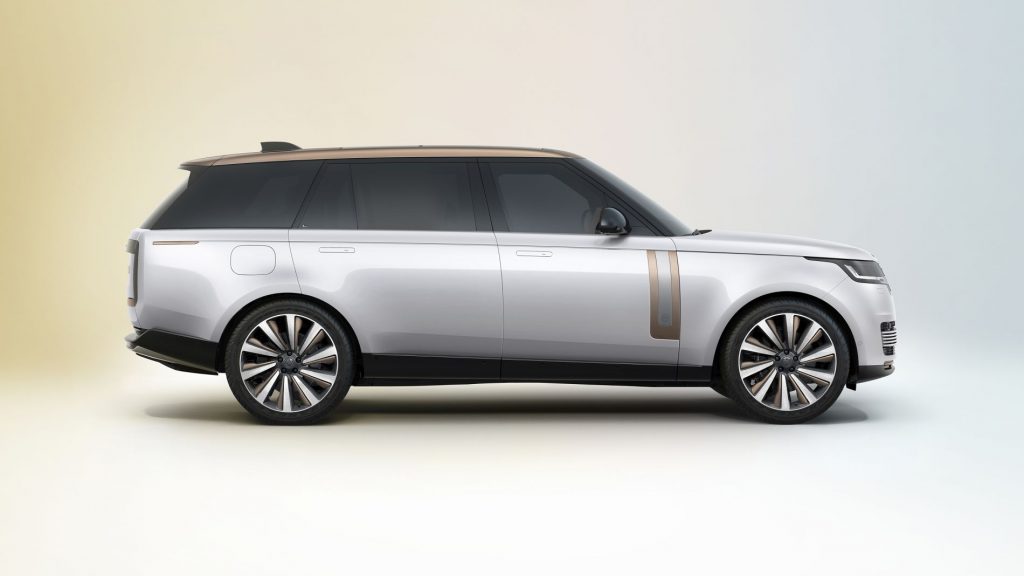 Noul Range Rover redefinește luxul în segmentul SUV. Modelul britanic va avea și o versiune electrică