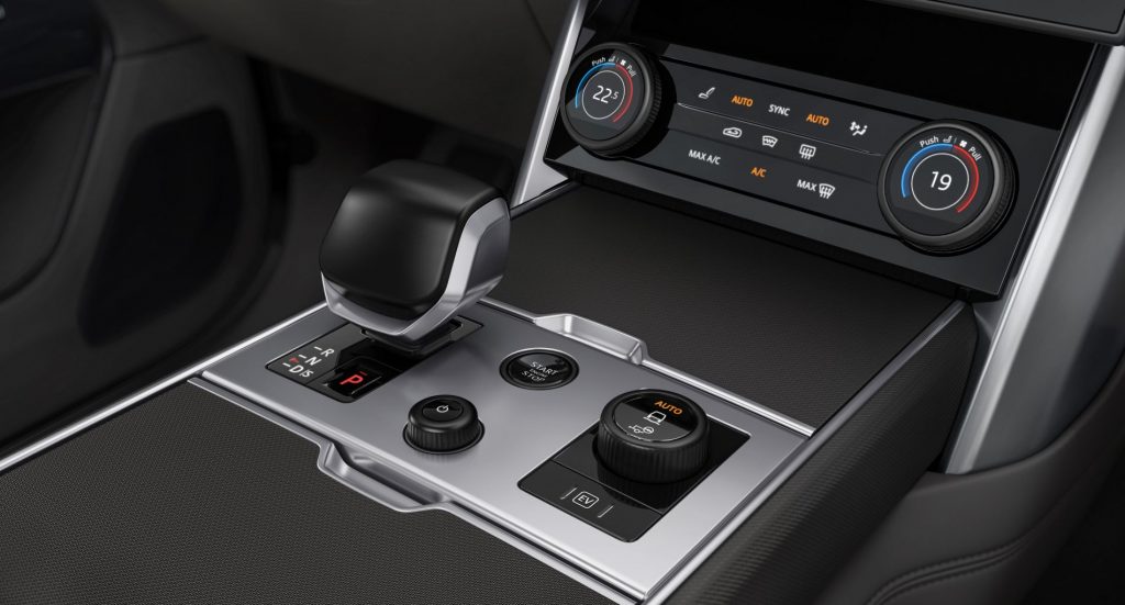 Noul Range Rover redefinește luxul în segmentul SUV. Modelul britanic va avea și o versiune electrică