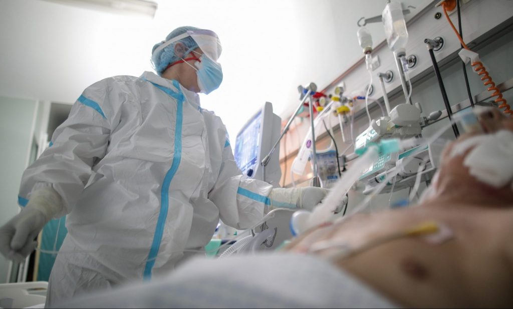 Un tânăr din Alba, primul pacient cu COVID-19 căruia i s-a administrat terapia cu anticorpi monoclonali. În trecut i s-a făcut un transplant de măduvă osoasă