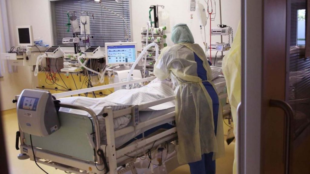 Probleme in sectia covid a Spitalului Judetean de Urgenta Pitesti. Zeci de pacienti, in pericol din cauza avariei