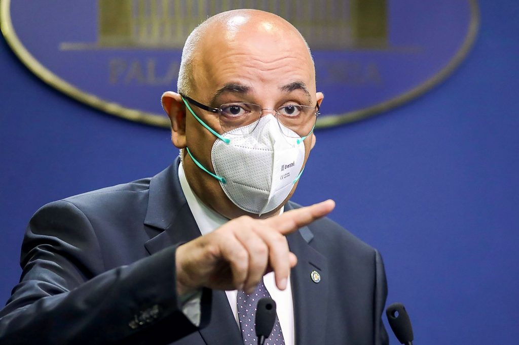 Raed Arafat, despre restricţii. De ce doar persoanele vaccinate au voie să iasă din casă după ora 22. Aşa se completează declarația pe propria răspundere