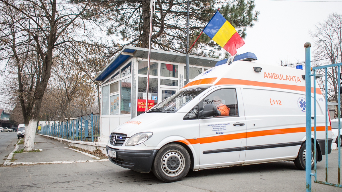 Tulcenii asteapta chiar si 10 ore o ambulanta ca sa fie testati pentru COVID-19