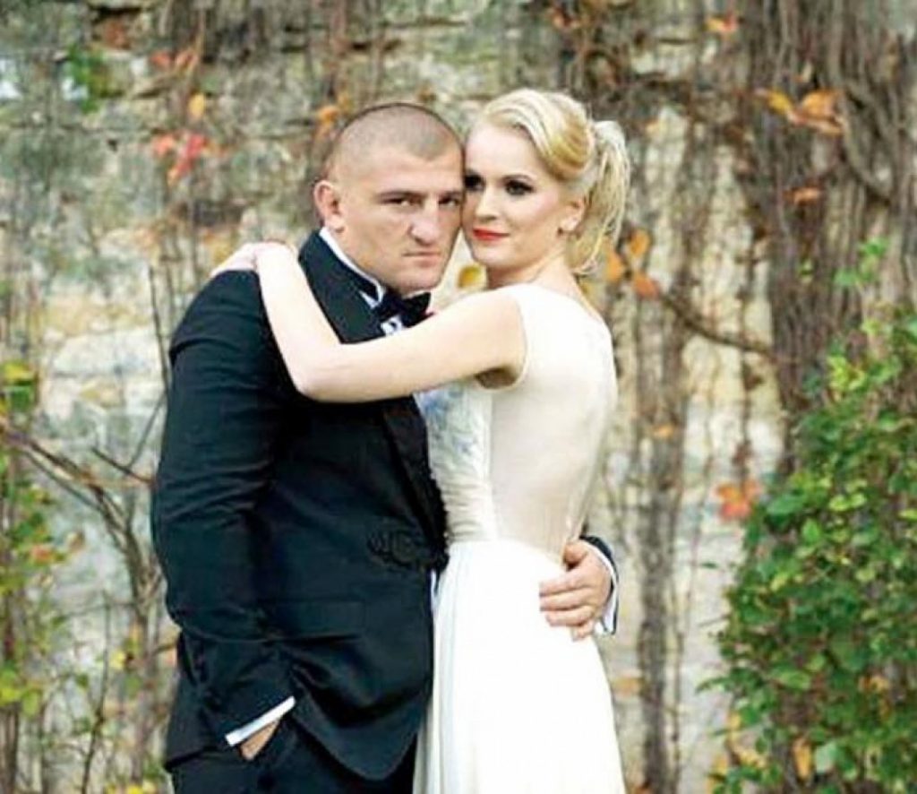 Catalin Morosanu nu divorteaza de Georgiana. Se iubesc ca in prima zi