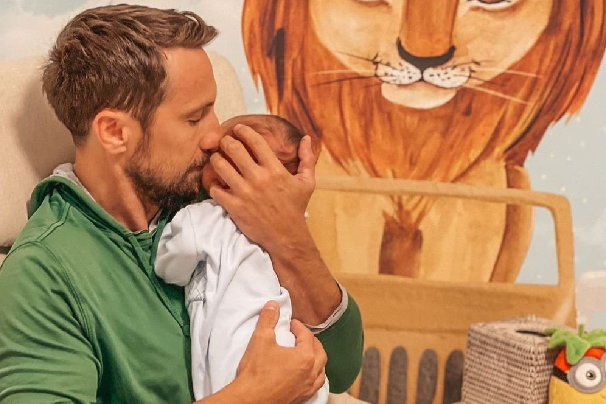 Dani Otil, cea mai haioasa poza cu fiul lui. Cum au fost fotografiati. ”Ne calim”