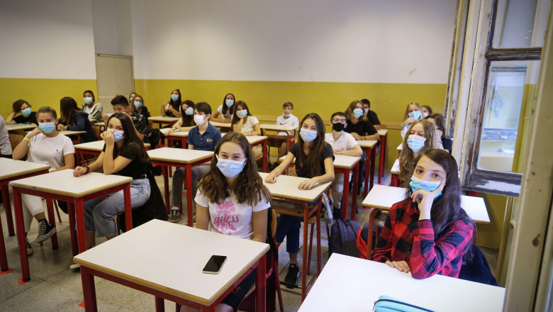 Cand dau elevii tezele pentru semestrul I. Anuntul facut de ministrul Educatiei