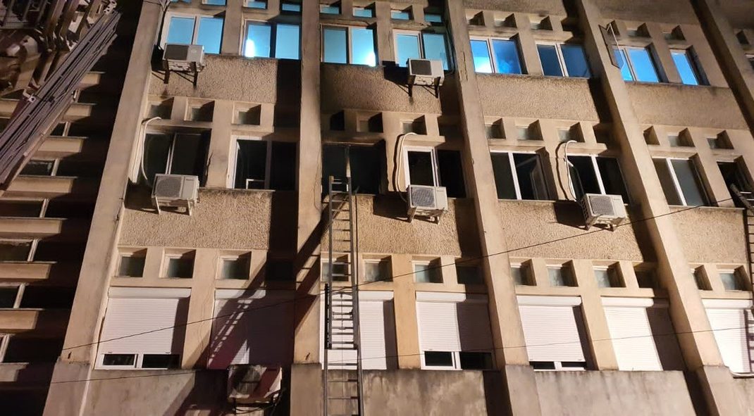Incendiul de la Spitalul din Piatra Neamt. Zece persoane, urmarite penal. Ce a dus, de fapt, la tragedie