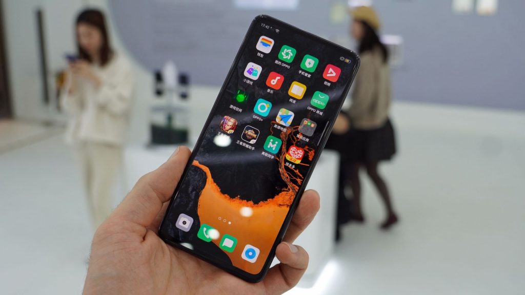 Compania celebră cu care Apple va colabora pentru noul model de iPhone. Schimbarea va fi majoră