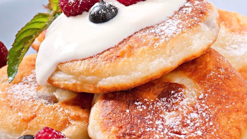 Papanaşi moldoveneşti, reţeta de care te îndrăgosteşti pe loc. Sunt delicioşi