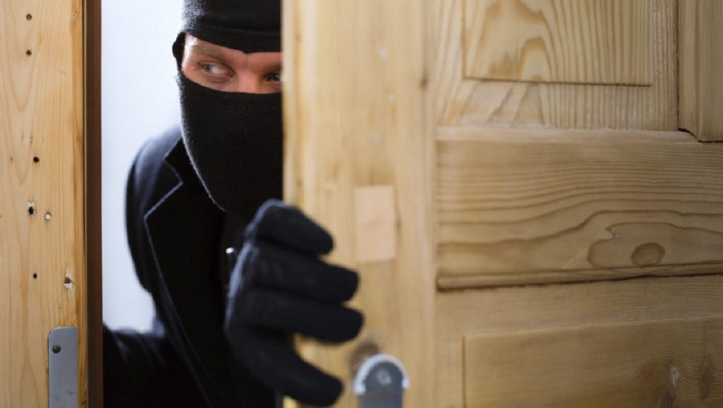 A apărut o nouă metodă de jaf. Cum fură hoții acum, atenție mare